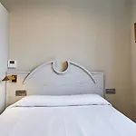 Sotopalacio Hsr ゲストハウス マドロナ
