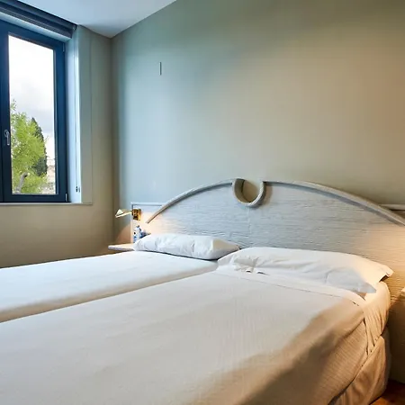 Sotopalacio Hsr בית הארחה Madrona