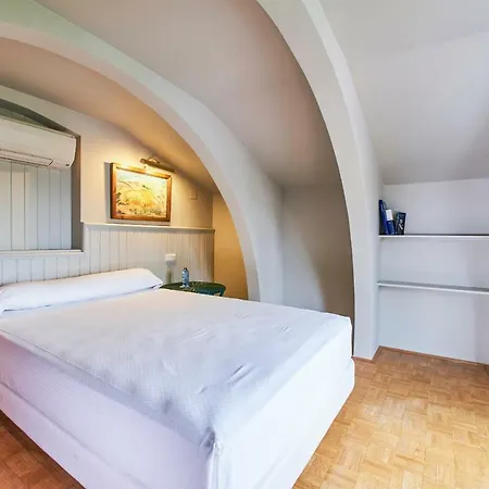 Sotopalacio Hsr Guest house Madrona