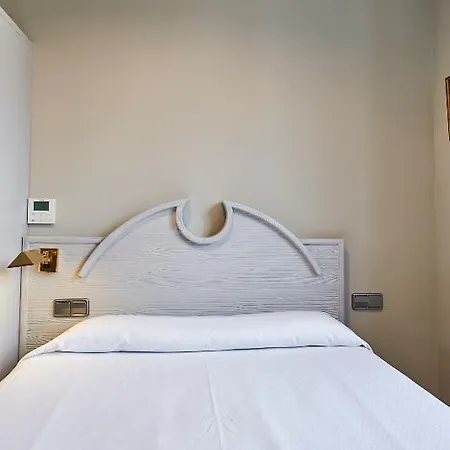 Sotopalacio Hsr בית הארחה Madrona